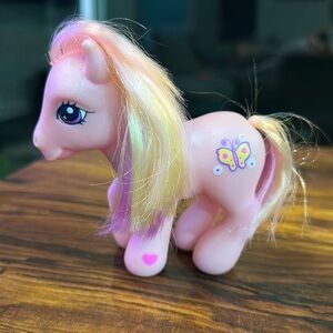 My Little Pony Fluttershy G3 2002 Butterfly Pony Lavender Multi Colored Main